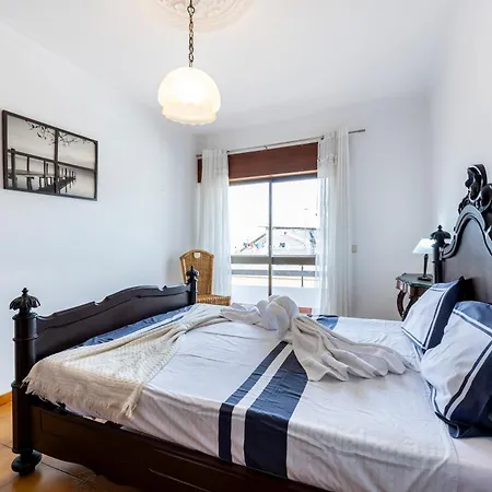 Old Town Riverside Retreat, Apartment Portimao