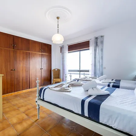 Old Town Riverside Retreat, Apartment Portimao